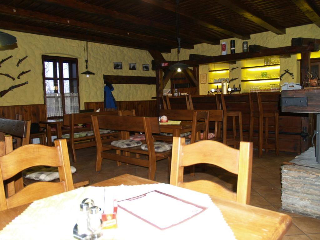Penzion Gutska Krcma Trinec Bagian luar foto